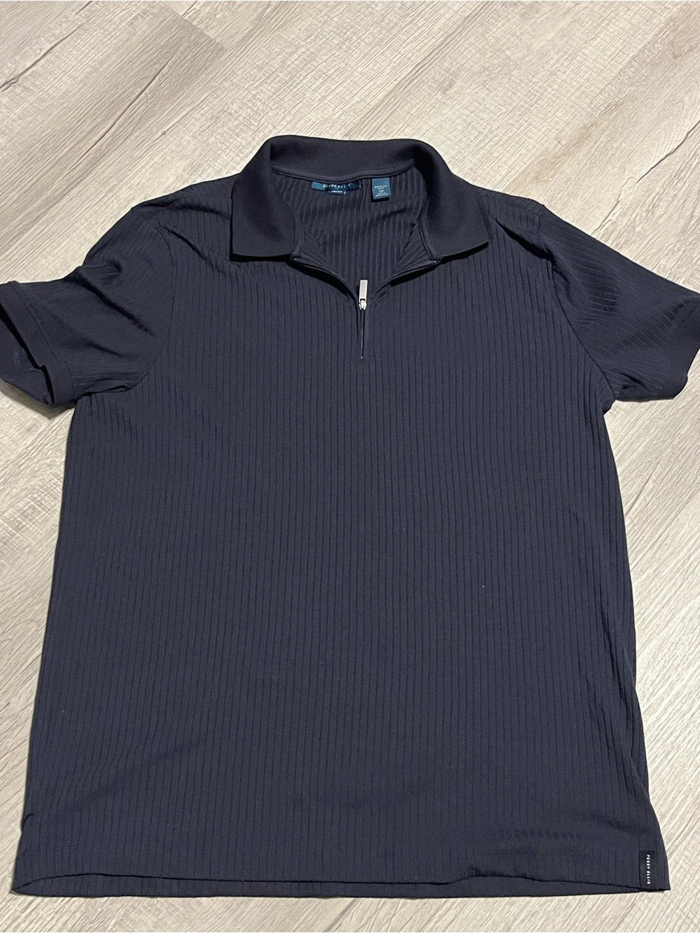 Perry Ellis
Polo navy shirt